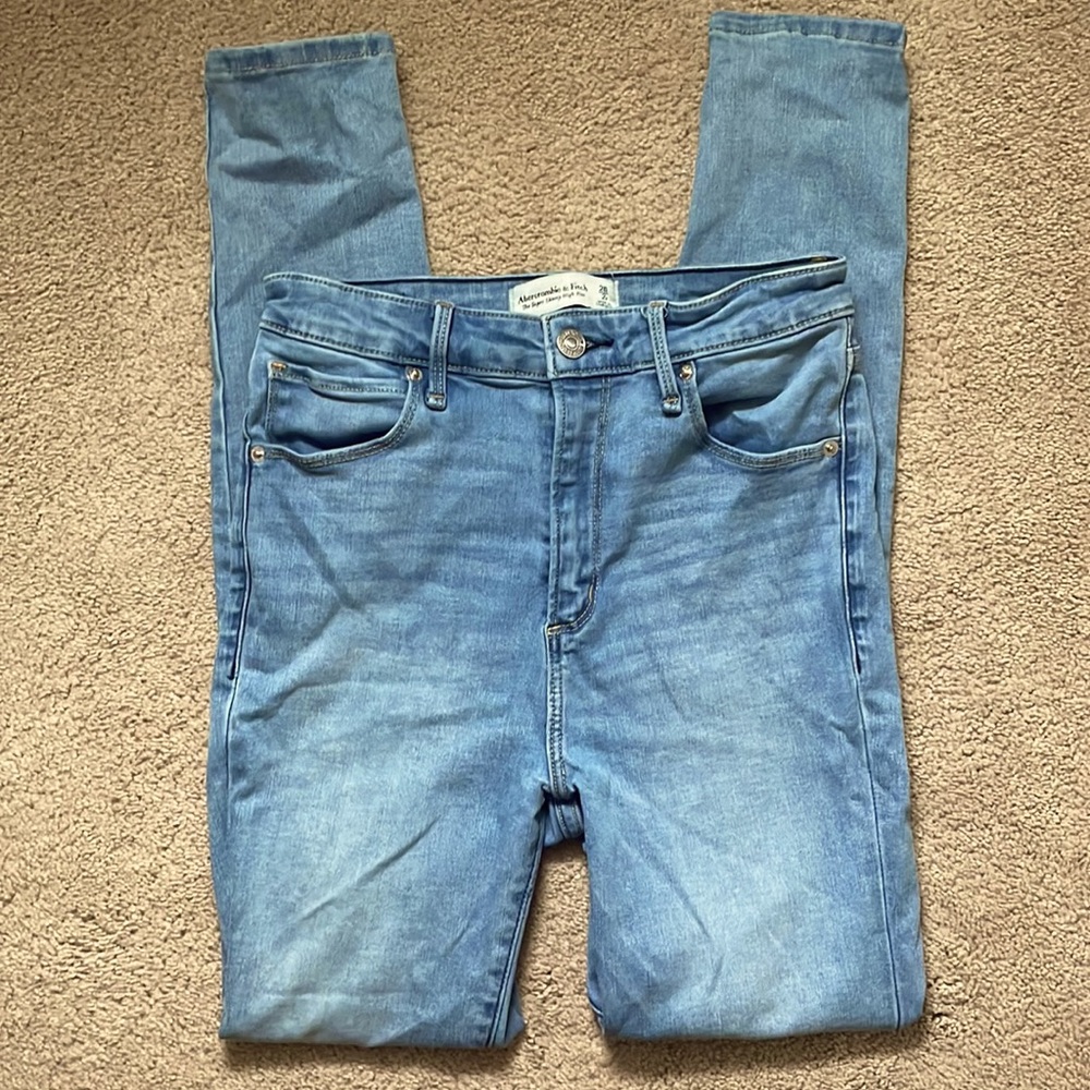 ABERCROMBIE & FITCH - The Super Skinny High Rise